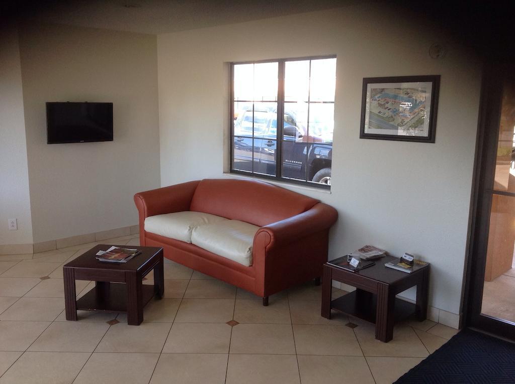 Executive Inn Groves Экстерьер фото