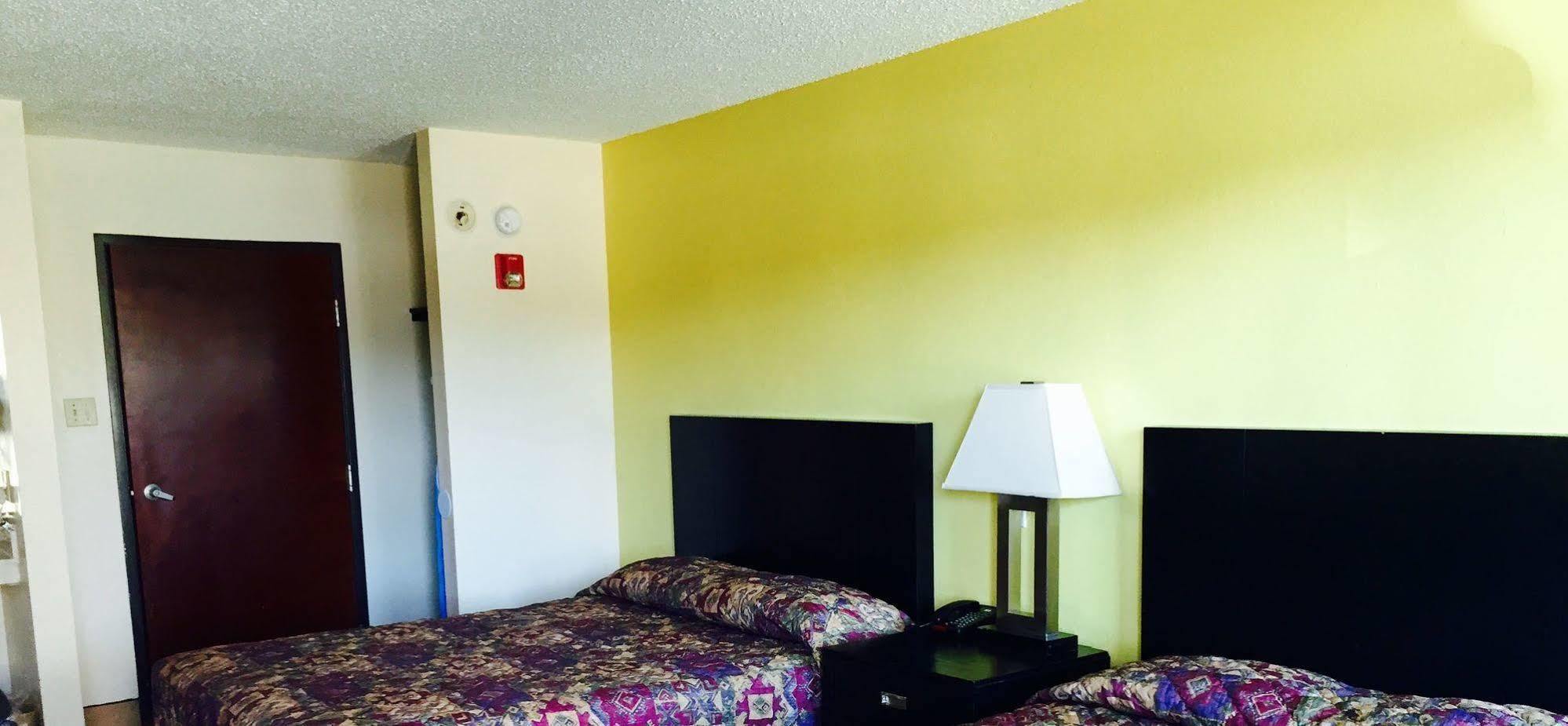 Executive Inn Groves Экстерьер фото